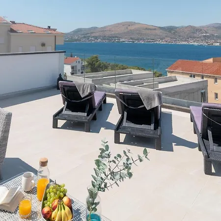 Uz Villa Okrug Gornji